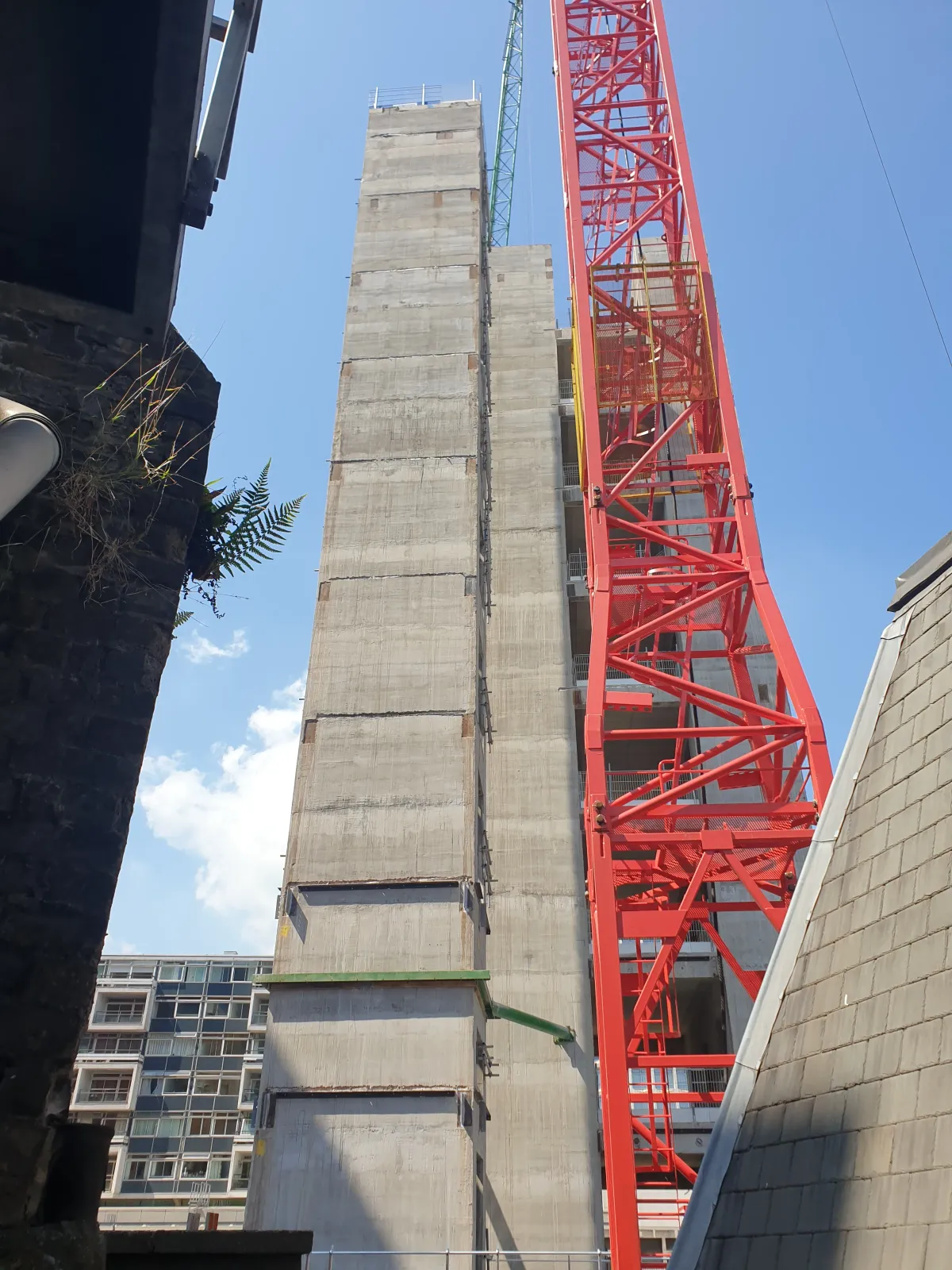 Daikin VRV crane lift installation